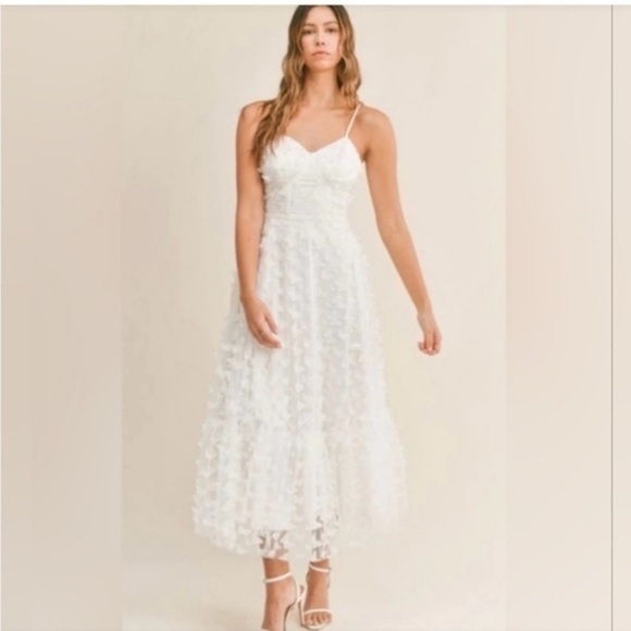 thirty/thirty Dresses & Skirts - Thirty/thirty dress Elegant White Floral Gown